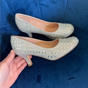 Lauren Lorraine Elegant Silver Girl’s children’s Heels size 1 1/2